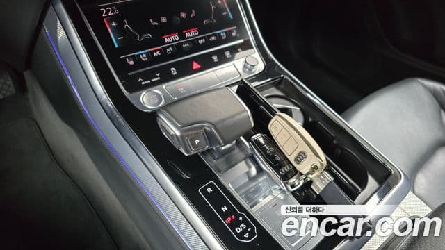 Audi Q7 2020 — ფოტო 9/20