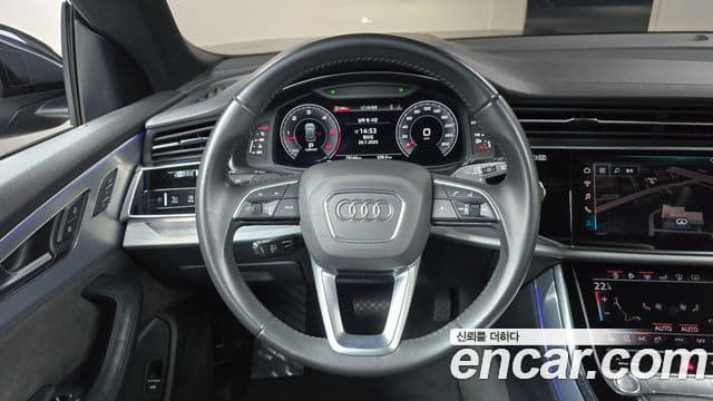 Audi Q7 2020 — ფოტო 13/20