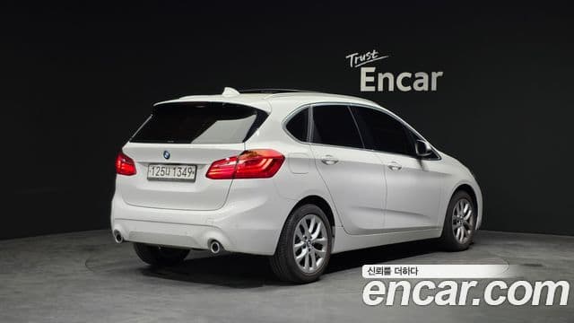 BMW 2 Series Active Tourer 2020 — ფოტო 8/20