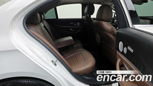 Mercedes-Benz E-Class 2020 — Şəkil 7/20
