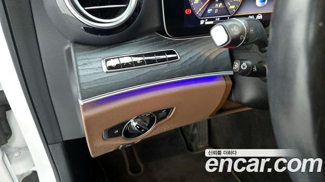 Mercedes-Benz E-Class 2020 — Şəkil 18/20