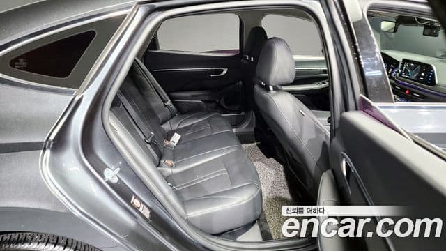 Hyundai Sonata Hybrid 2021 — Şəkil 18/20