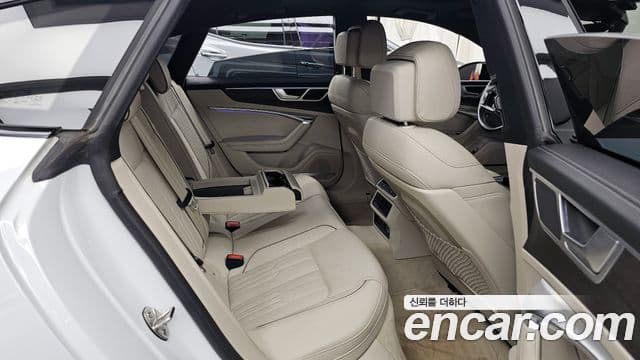 Audi A7 2022 — Şəkil 12/20
