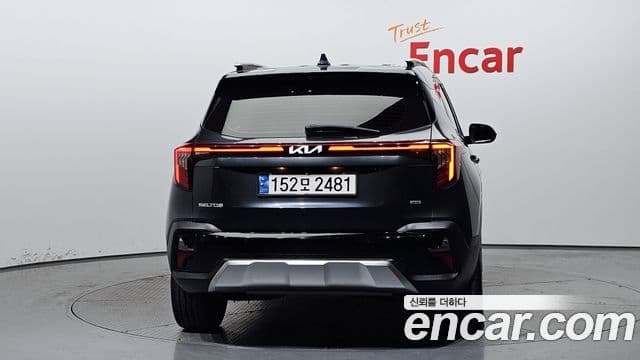 Kia Seltos 2023 — ფოტო 13/20