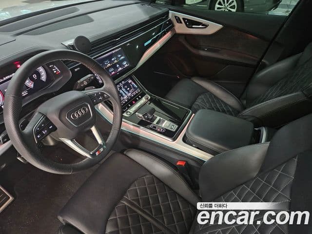 Audi Q7 2021 — ფოტო 2/17