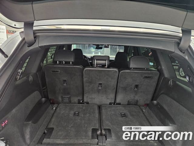 Audi Q7 2021 — ფოტო 16/17