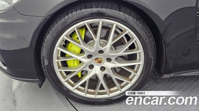 Porsche Panamera 2018 — фото 5 из 20