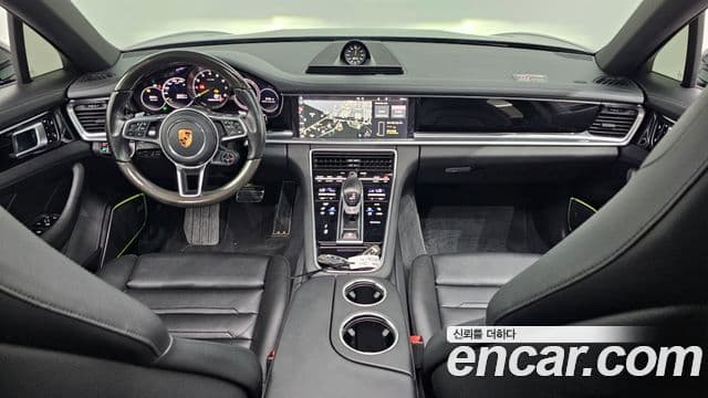 Porsche Panamera 2018 — Şəkil 7/20