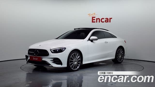 Mercedes-Benz E-Class 2023 — Photo 4/20