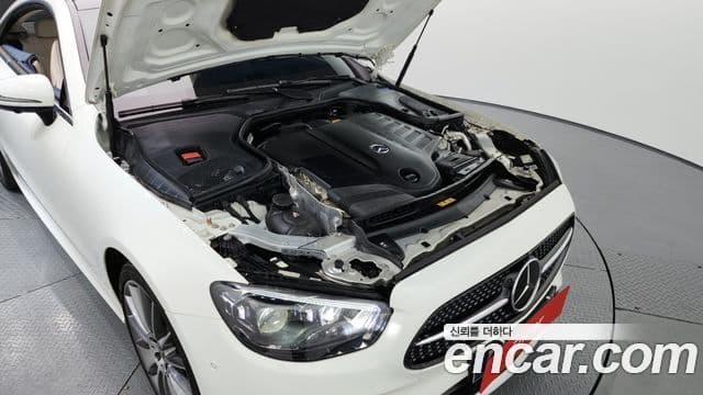 Mercedes-Benz E-Class 2023 — Photo 16/20
