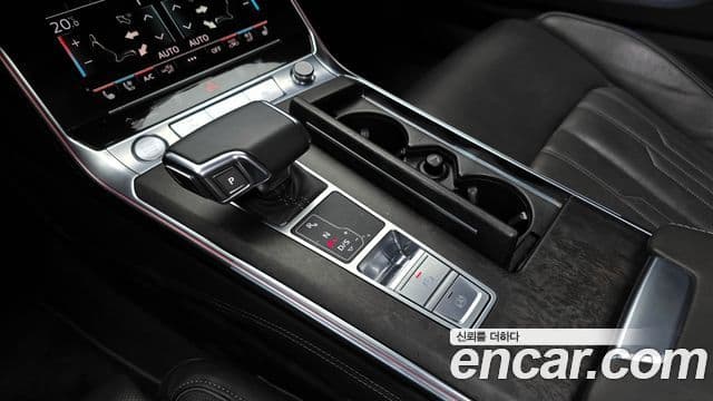 Audi A7 2020 — ფოტო 9/20