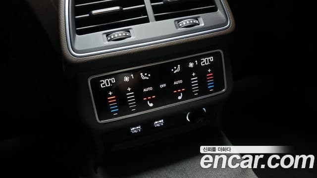 Audi A7 2020 — ფოტო 18/20