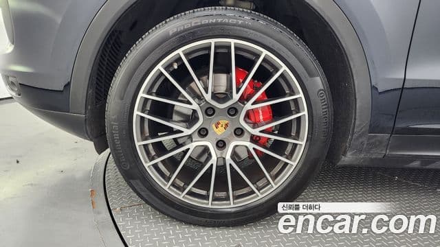 Porsche Cayenne 2019 — фото 5 из 20