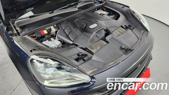 Porsche Cayenne 2019 — Photo 17/20
