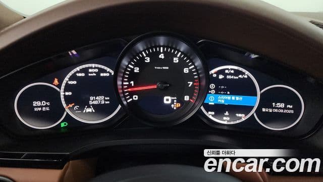 Porsche Cayenne 2019 — Photo 12/20