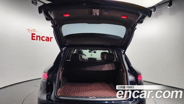 Porsche Cayenne 2019 — Photo 11/20
