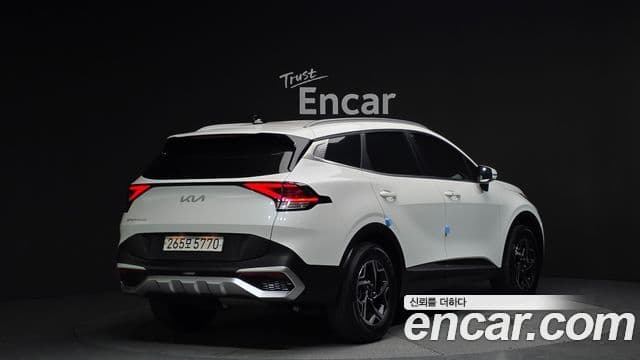 Kia Sportage 2023 — ფოტო 2/20
