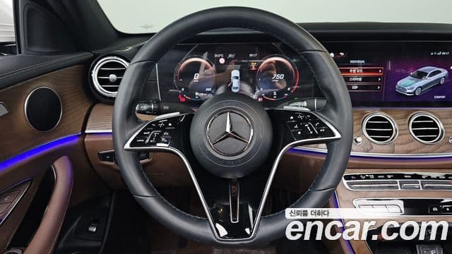 Mercedes-Benz E-Class 2023 — Şəkil 13/20