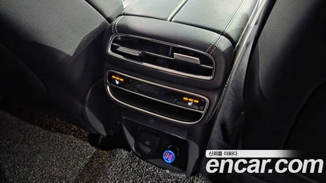 Genesis GV80 2023 — Photo 8/20