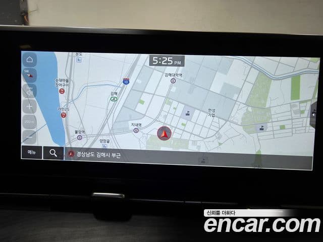 Kia Carnival 2023 — ფოტო 14/20