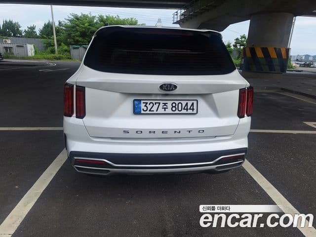 Kia Sorento 2021 — ფოტო 3/20