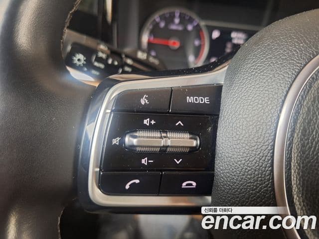 Kia Sorento 2021 — ფოტო 13/20