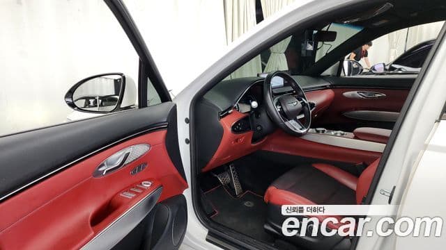 Genesis GV70 2021 — ფოტო 7/20