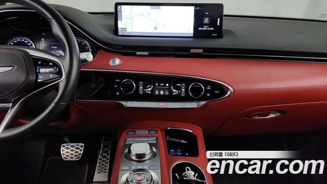 Genesis GV70 2021 — ფოტო 17/20