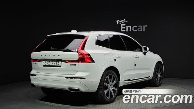Volvo XC60 2019 — Фото 2/20