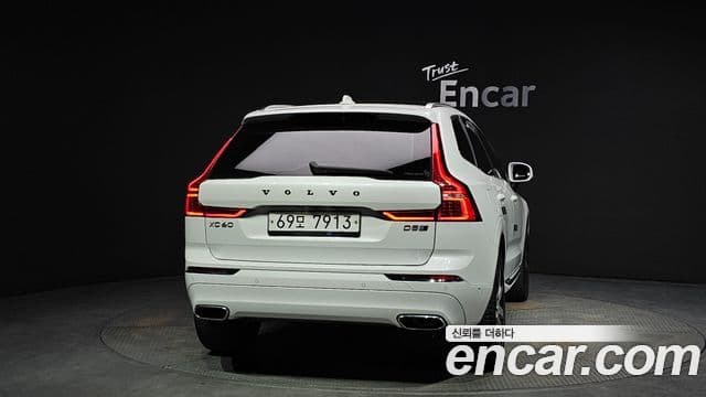 Volvo XC60 2019 — Фото 4/20