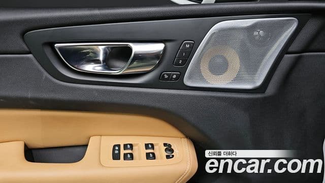 Volvo XC60 2019 — Фото 13/20