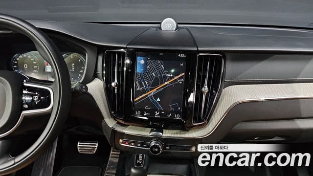 Volvo XC60 2019 — Фото 15/20