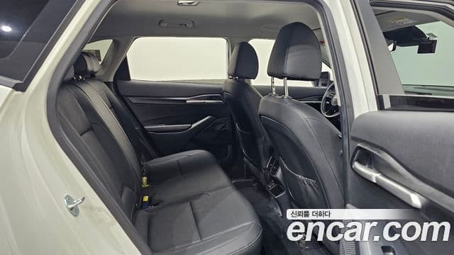 Kia Seltos 2023 — Şəkil 12/20