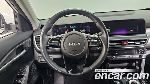 Kia Seltos 2023 — Şəkil 14/20