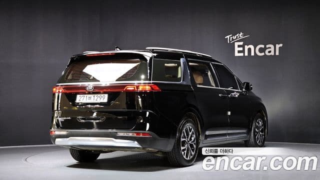 Kia Carnival 2020 — Фото 2/20