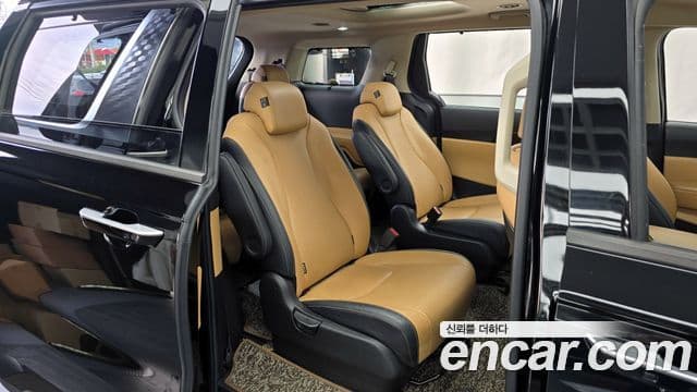 Kia Carnival 2020 — Фото 12/20