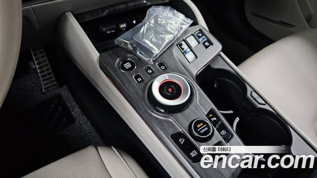 Kia Sportage 2023 — ფოტო 9/20