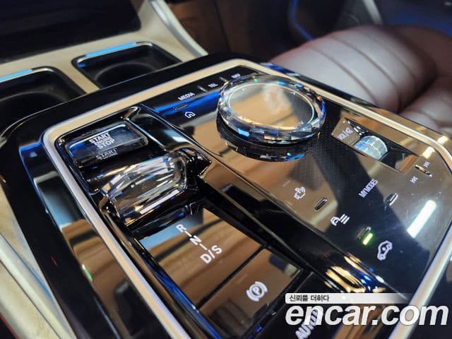 BMW 7 Series 2024 — Şəkil 18/20