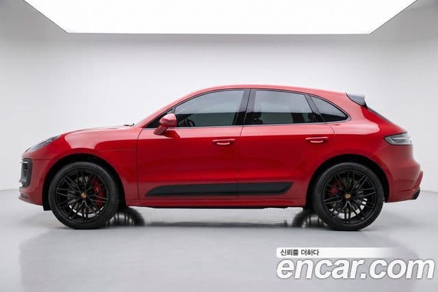 Porsche Macan 2023 — ფოტო 20/20