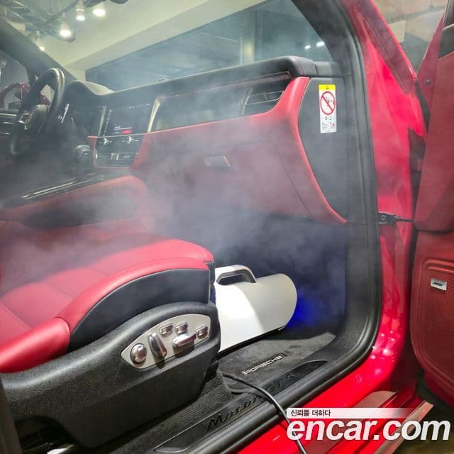 Porsche Macan 2023 — ფოტო 2/20