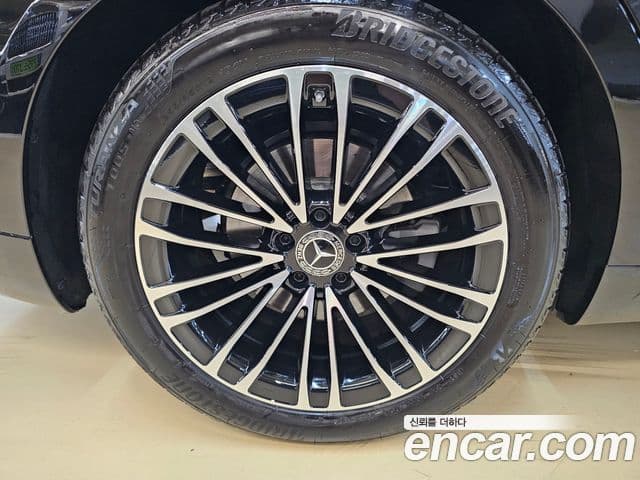 Mercedes-Benz S-Class 2025 — ფოტო 15/20