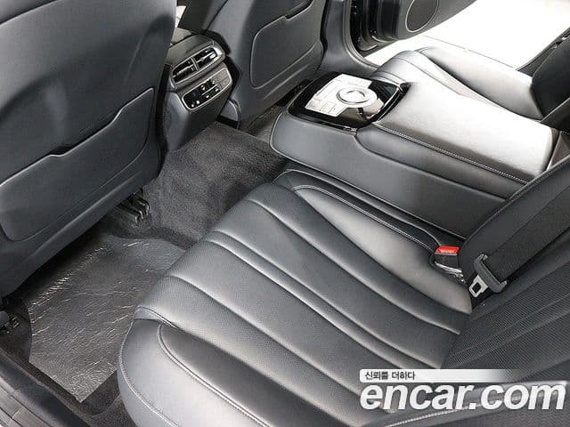 Genesis Electrified G80 2022 — Şəkil 16/20