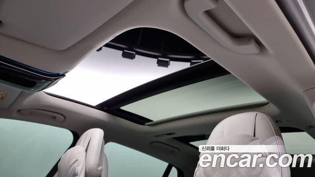 Mercedes-Benz EQS SUV 2023 — Photo 13/20