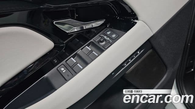 Land Rover Range Rover Evoque 2024 — ფოტო 17/20
