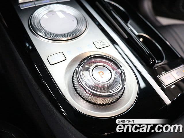 Genesis Electrified G80 2022 — Şəkil 12/20