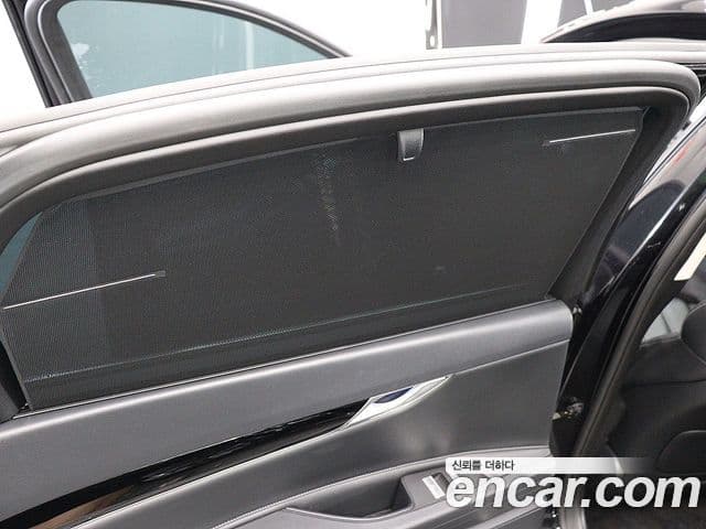 Genesis Electrified G80 2022 — Şəkil 18/20