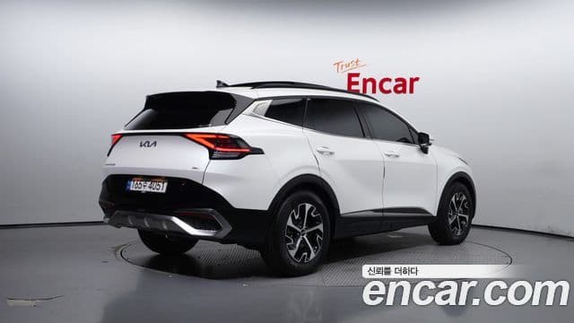 Kia Sportage 2023 — ფოტო 2/20
