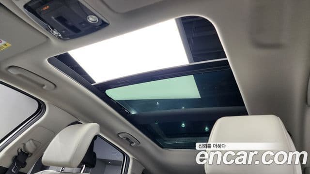 Kia Sportage 2023 — ფოტო 19/20