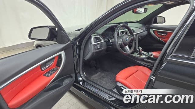 BMW 3 Series 2018 — ფოტო 6/20