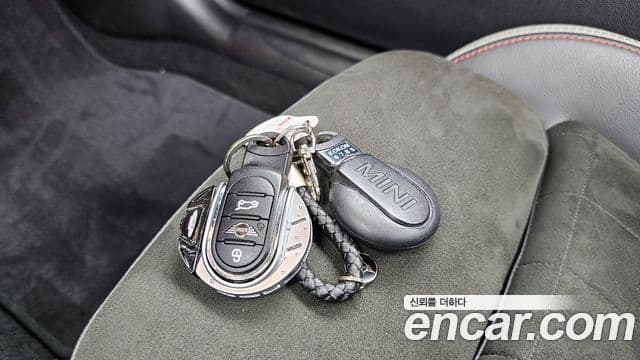 Mini Cooper S Convertible 2020 — Şəkil 19/20